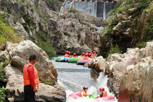 海南漂流胜地红峡谷,速度与激情之湿身大冒险