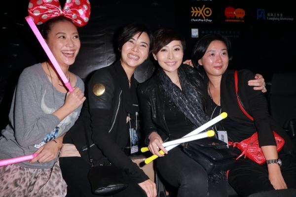 2013年11月7日,香港,应采儿、汤盈盈、蒙嘉慧太太团助阵演唱会。 CFP 资料
