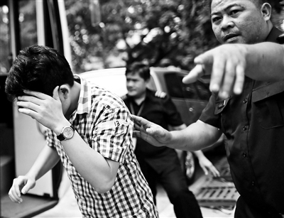 7月22日,菲律宾移民局称逮捕了191名从事网络赌博的非法中国劳工。菲律宾移民局负责人称这些劳工没有必要的工作许可,将被遣返回国。