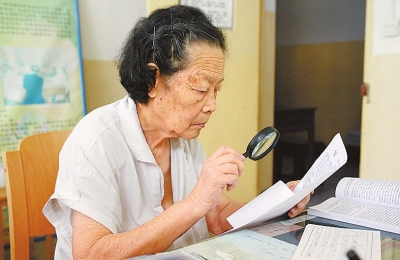 在陕西省友谊医院免疫过敏科,每周一至周五上午8点,91岁的吴合大夫