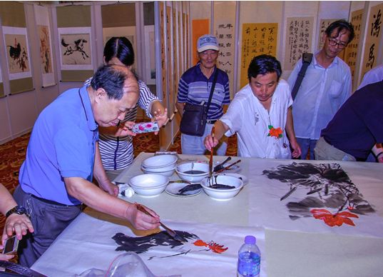 徐悲鸿亲属汤敏杰先生向与会嘉宾回忆了徐悲鸿先生的光辉的一生,先生