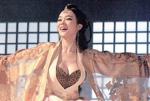 性感女郎柳岩只排第五 柳岩湿身上围惊人