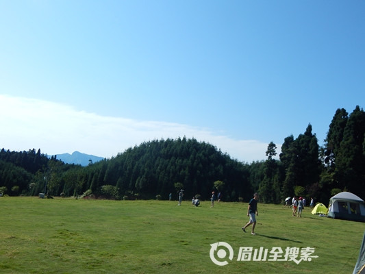 四川有太多的康养圣地,像玉屏山森林度假区,峨眉半山七里坪,夹金山