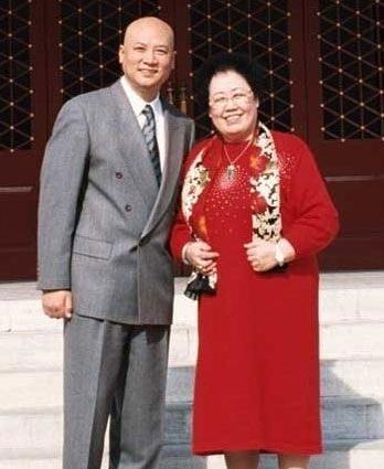 揭63岁迟重瑞当年被第一女富婆陈丽华倒追真