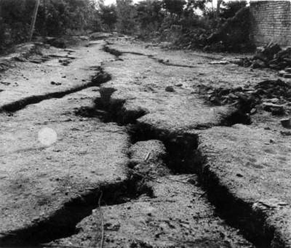这是1976年大地震后的唐山市（资料照片）。