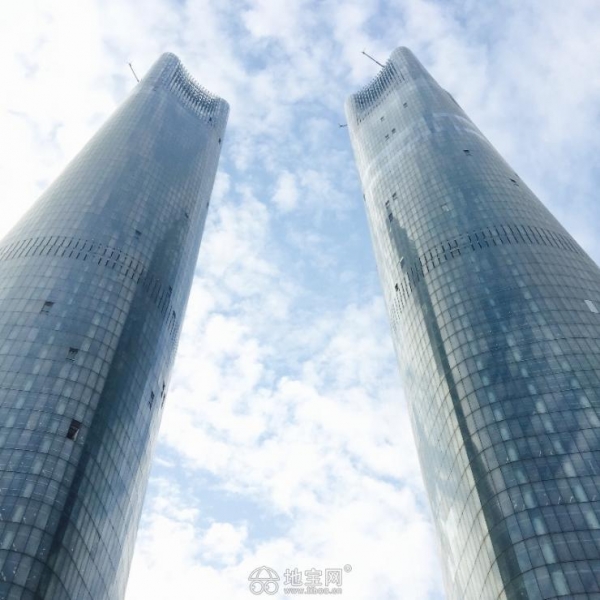 江西南昌绿地中心双子塔2014年封顶(图)