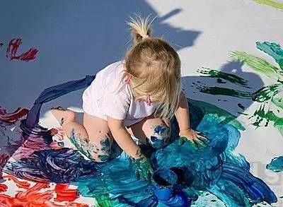 母亲大学:5个颜色游戏培养孩子学画画兴趣