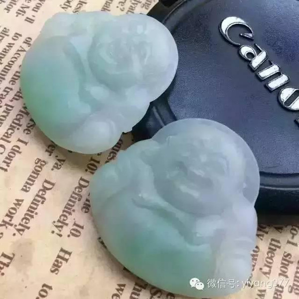 在翡翠中,毛货指的是:雕刻完,没有抛光起货的翡翠.