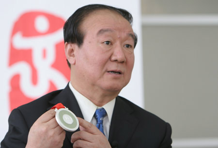 蒋效愚,先后担任北京市委常委、宣传部长,北京奥组委副主席,全国政协教科文卫体委员会副主任,北京奥运城市发展促进会副会长。