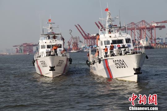 7月27日至31日,福建省海警第三支队编队6艘舰艇100余人在厦门港至东山