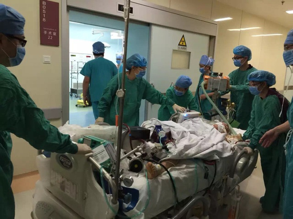 医院故事周末急诊手术纪实