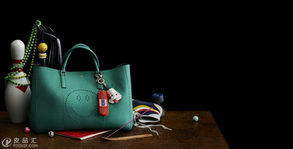 Anya Hindmarch 2015春夏童趣贴纸包包系列发