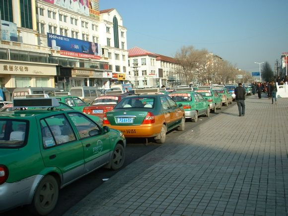 乌兰察布市加大打击黑车力度 整治车辆运营环