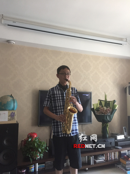拉二胡听浏阳河吃表情菜汉语桥选手领略湖湘我来说两句坛子包图片