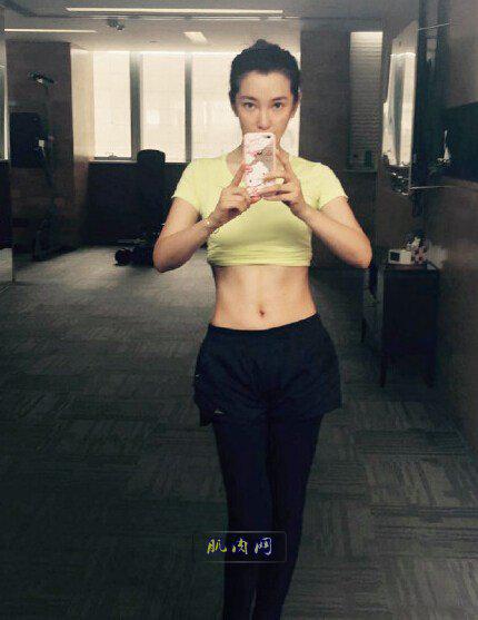 李冰冰健身 运动出汗带来健康和好身材