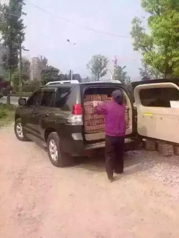 上榜 卡宴拉砖,普拉多拉砖高清图片