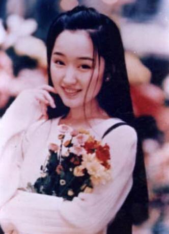 昔日甜歌王后杨钰莹为赖文峰堕胎并自杀出家传闻