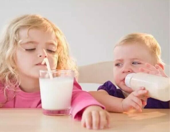 6种牛奶喝不对,小心伤害宝宝健康