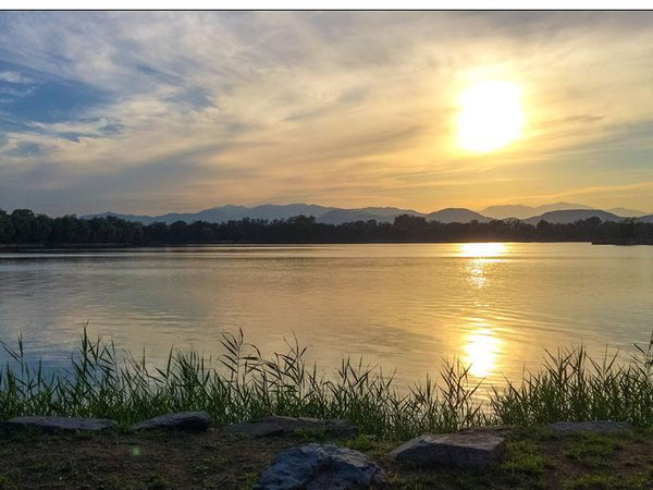 【组图】圆明园夕阳景色怡人