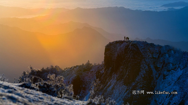 你在牛背山上望山,我在四人同上看你