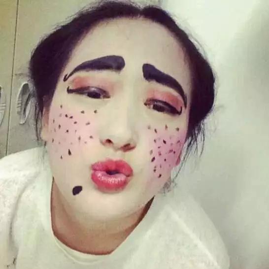 胖妞与苗条女神的对比 看完别哭哦