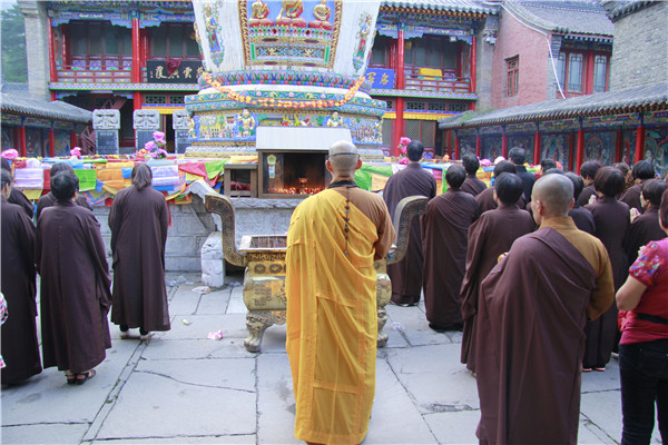 朝圣五台山镇海寺—不远千里来祈福