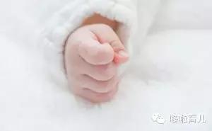 宝宝指甲上有白斑是怎么回事?