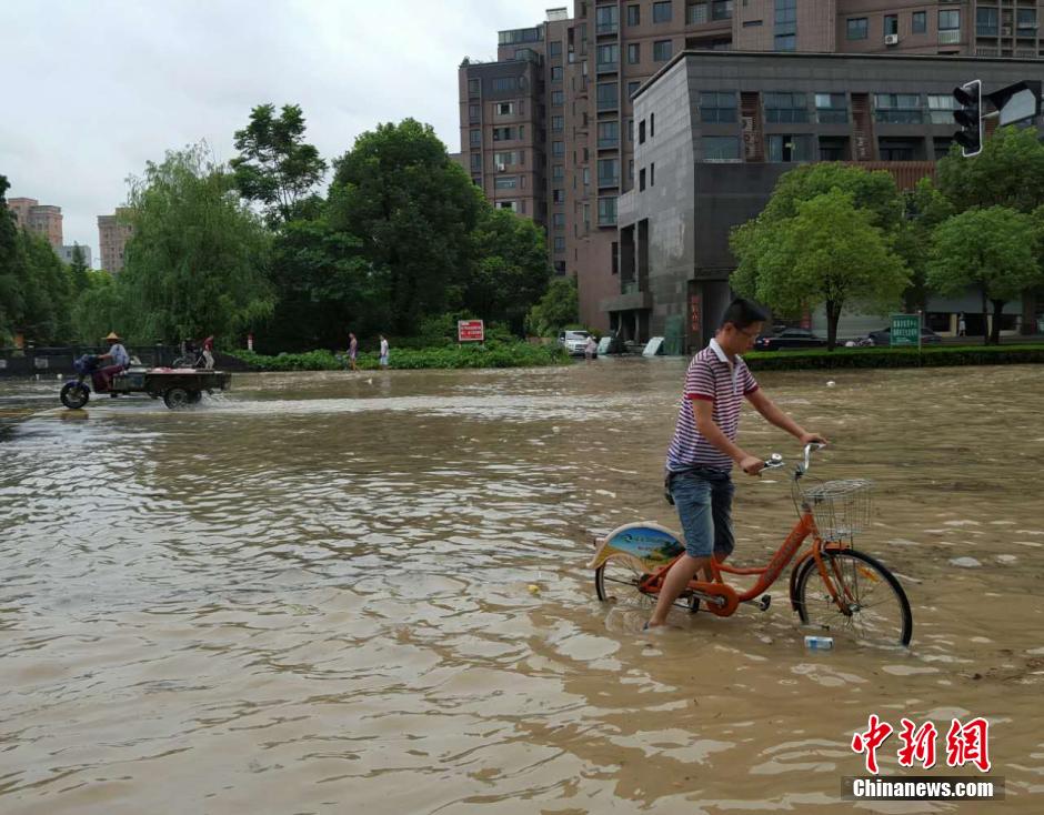 苏迪罗致浙江台州多地成泽国(组图)