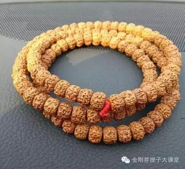 玩友分享小金刚菩提盘玩一年变化历程