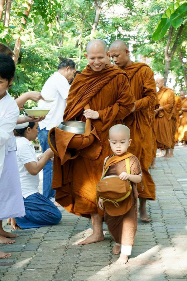 超级萌的小沙弥,这是现实版的江流儿么?哈哈