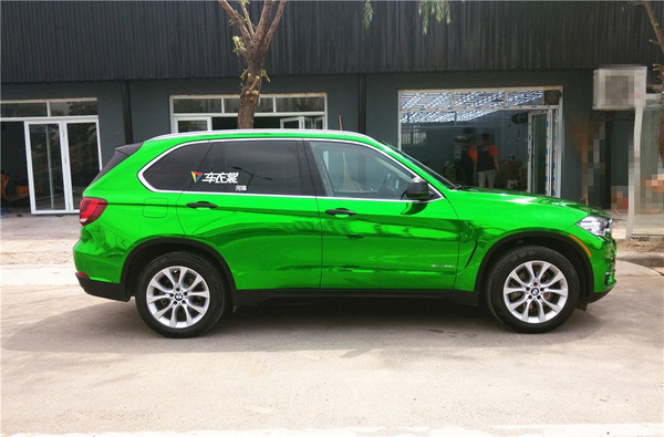 白色宝马x5全车贴膜电镀绿汽车改色