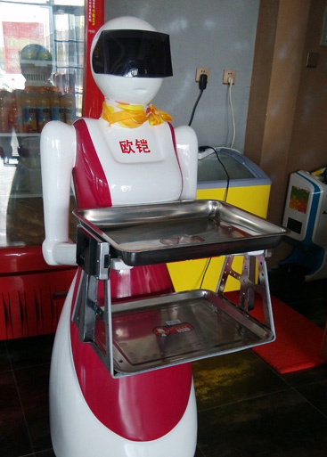 滨州:欧铠餐厅机器人 餐饮服务备受顾客好评!