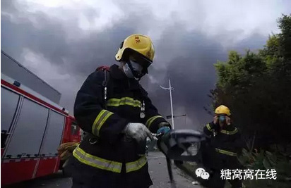 致敬给世界上最正义逆流而上-天津爆炸现场消防员