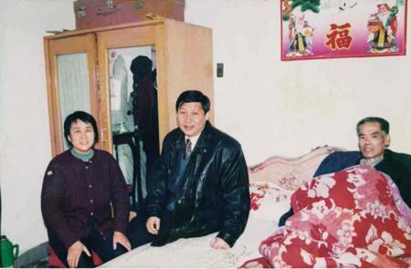 1997年2月7日,习近平和贾大山最后一次见面,这也是两人最后一张留影。