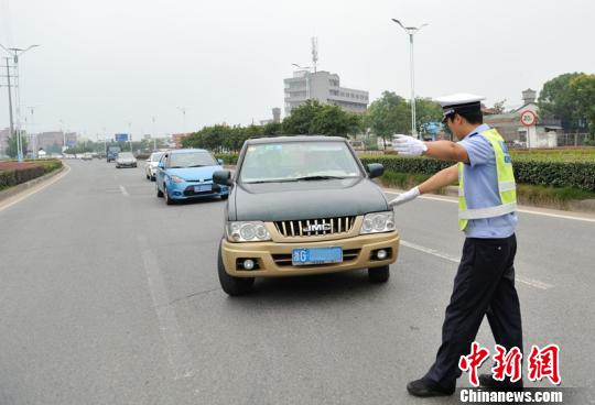 浙江金华百万尾气检测神器上路记:5%车辆超