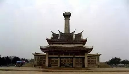 集美陈嘉庚墓逝者如斯,厦大也经历了将近一个世纪的风风雨雨.