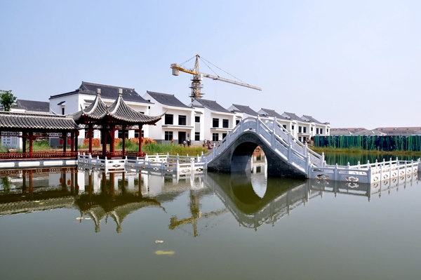 近年来,江苏省射阳县盘湾镇着力把加大生态文明建设投入,作为引领镇