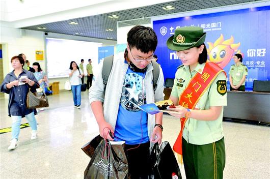 图文:武汉出入境人次居中部首位,深圳市公安局