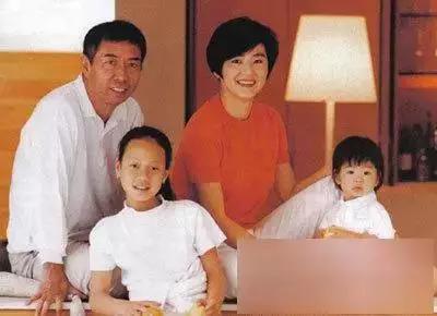 由于欧洲各国王室通婚的结果！郑林楷女友