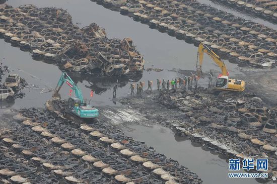 天津港爆炸核心区域进入清理阶段(图)
