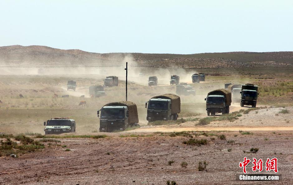 代号"火力-2015青铜峡·e"的陆军炮兵旅跨区基地化演习正式转入实兵
