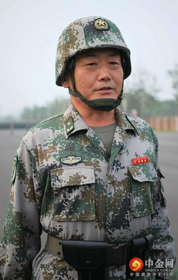 阅兵唯一军长领队 第65集团军军长张海青少将背景(图)