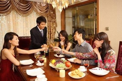 中国餐桌上的礼仪常规