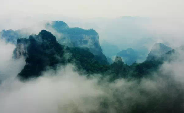 山 山色空蒙雨亦奇