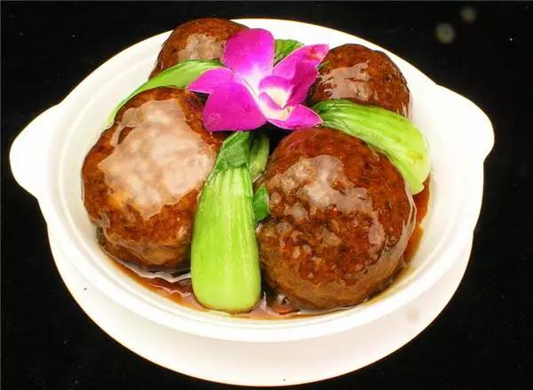 10,江苏代表菜:红烧狮子头