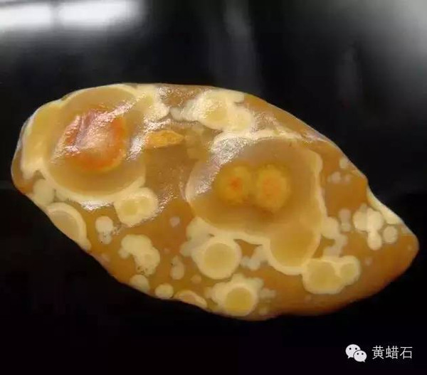 爱你在风尘漫沙的戈壁 红绿相映(银根草花玛瑙) 像是收缩在 年华末梢