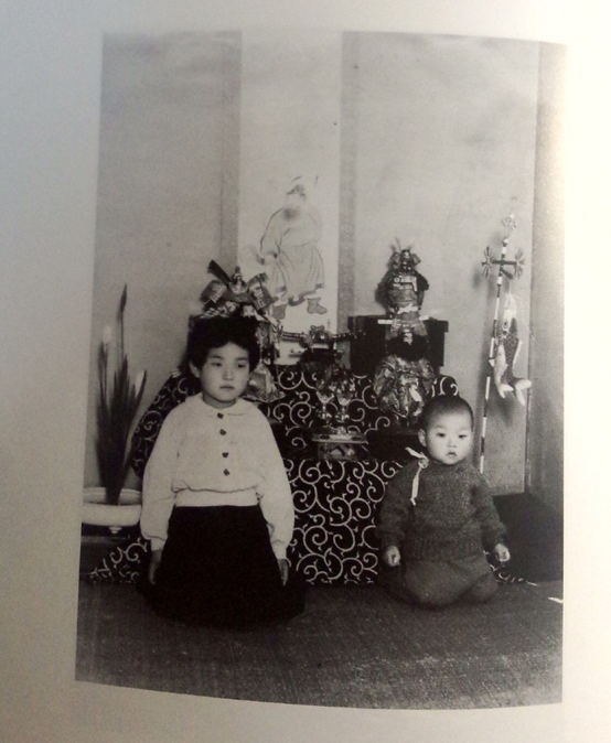 中岛幼八(右)和日本姐姐三子。