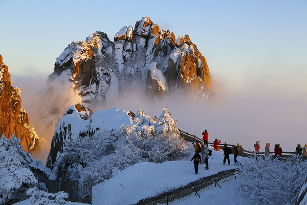 安徽黄山跻身"中国最美十大名山"