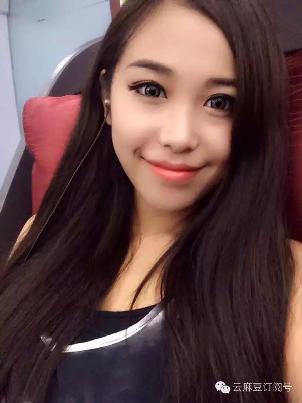 90后美女健身教练 健身房美魔女