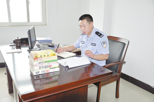 漯河神探胡俊峰:从警22年破获案件2000余起